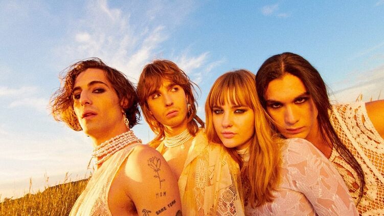 Группа Måneskin опубликовала эротическую фотосессию в белье с собой в главных ролях