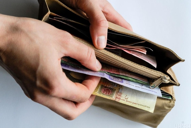 Ликбез для чиновников и граждан: сколько на самом деле украинцы платят налогов